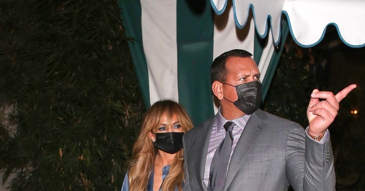 Dinner Date | ExtraTV.com