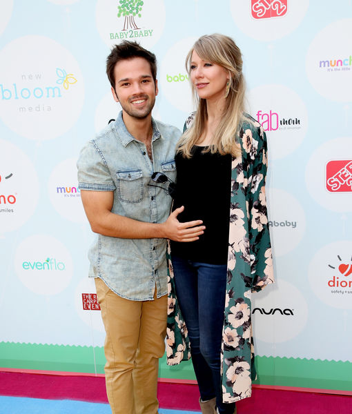 Nickelodeon Star Nathan Kress Wife London Elise Moore Expecting Baby 