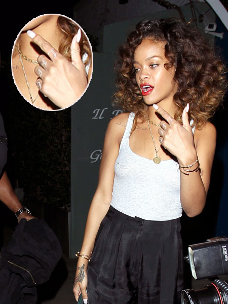 X17Online rihanna.jpg