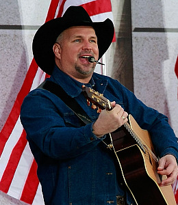 Getty Images garth brooks out of retirement las vegas