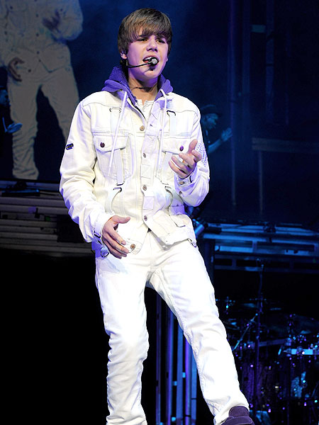 Getty/Oct. 25, 2010 Concert justin-bieber-concert.jpg