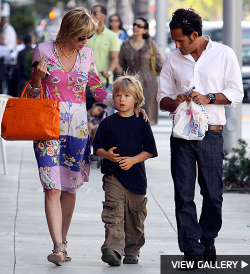 INF Photo sharon stone out with mystery man