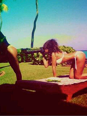 Lockerz rihanna-camera.jpg